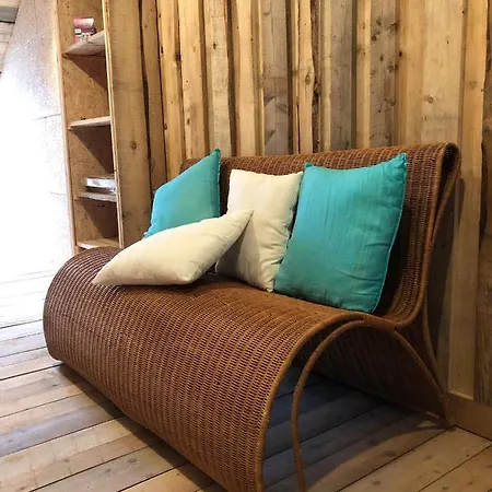 Le Repos Du Nomade 7 Personnes Bed & Breakfast Manhay