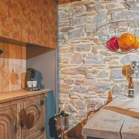 Le Repos Du Nomade 7 Personnes Bed and Breakfast Manhay